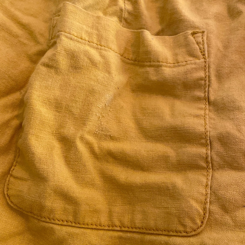 Loft Outlet yellow shorts - Picture 3 of 3